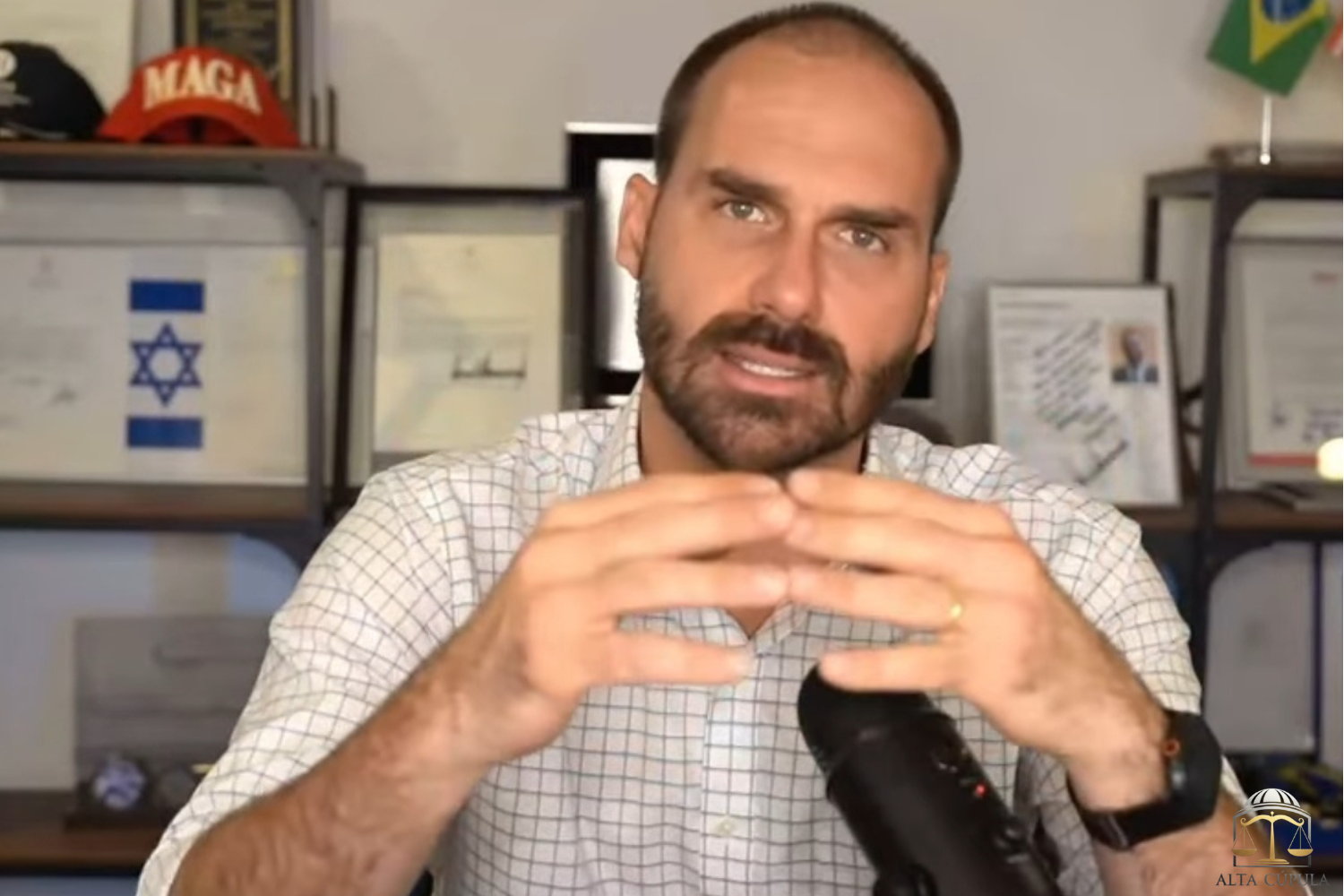 Eduardo Bolsonaro reage com firmeza e diz que “vai dobrar a aposta” diante do que considera abusos do STF