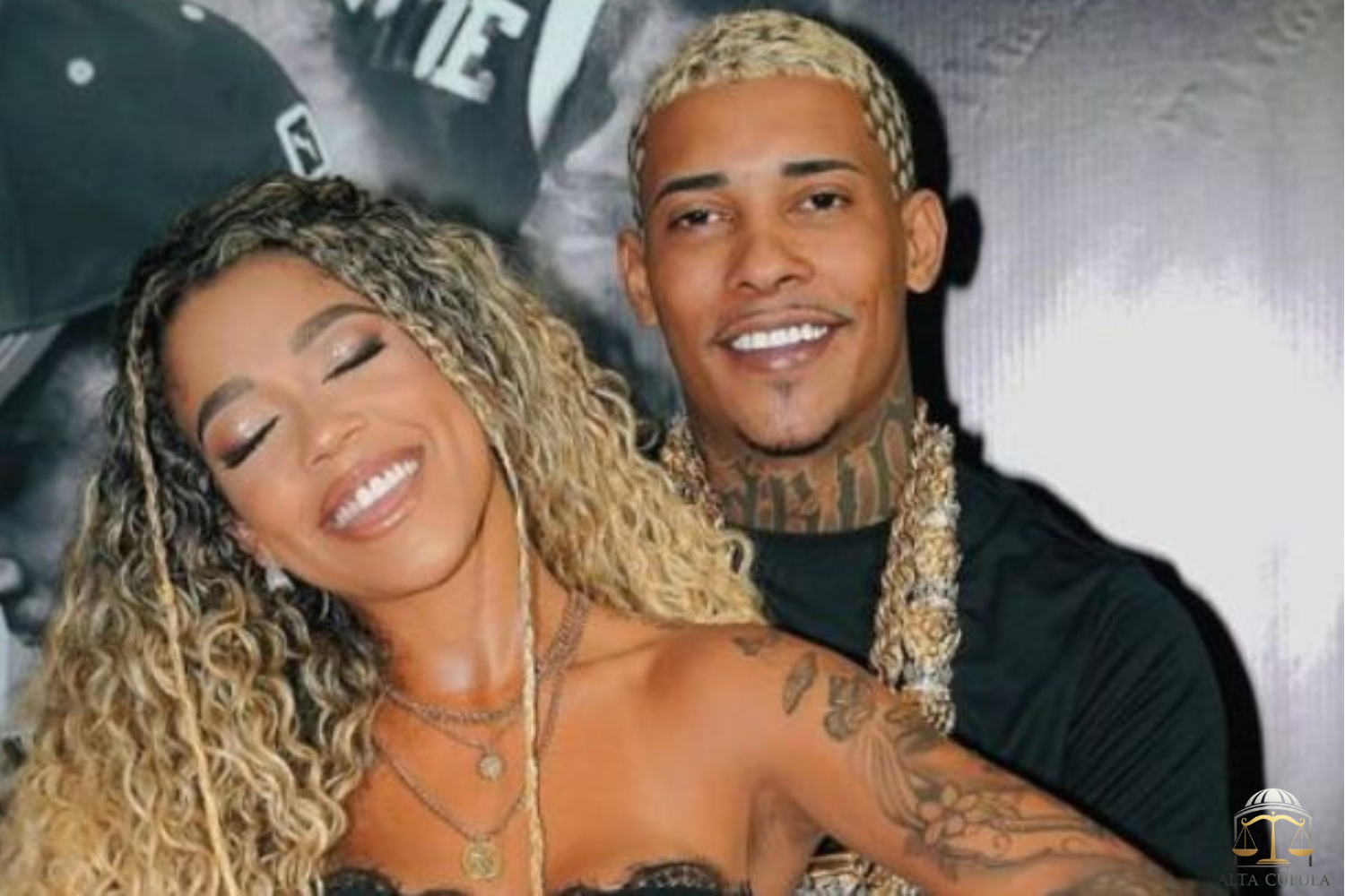 MC Poze do Rodo coloca Vivi Noronha para fora de casa e embala pertences em sacos de lixo