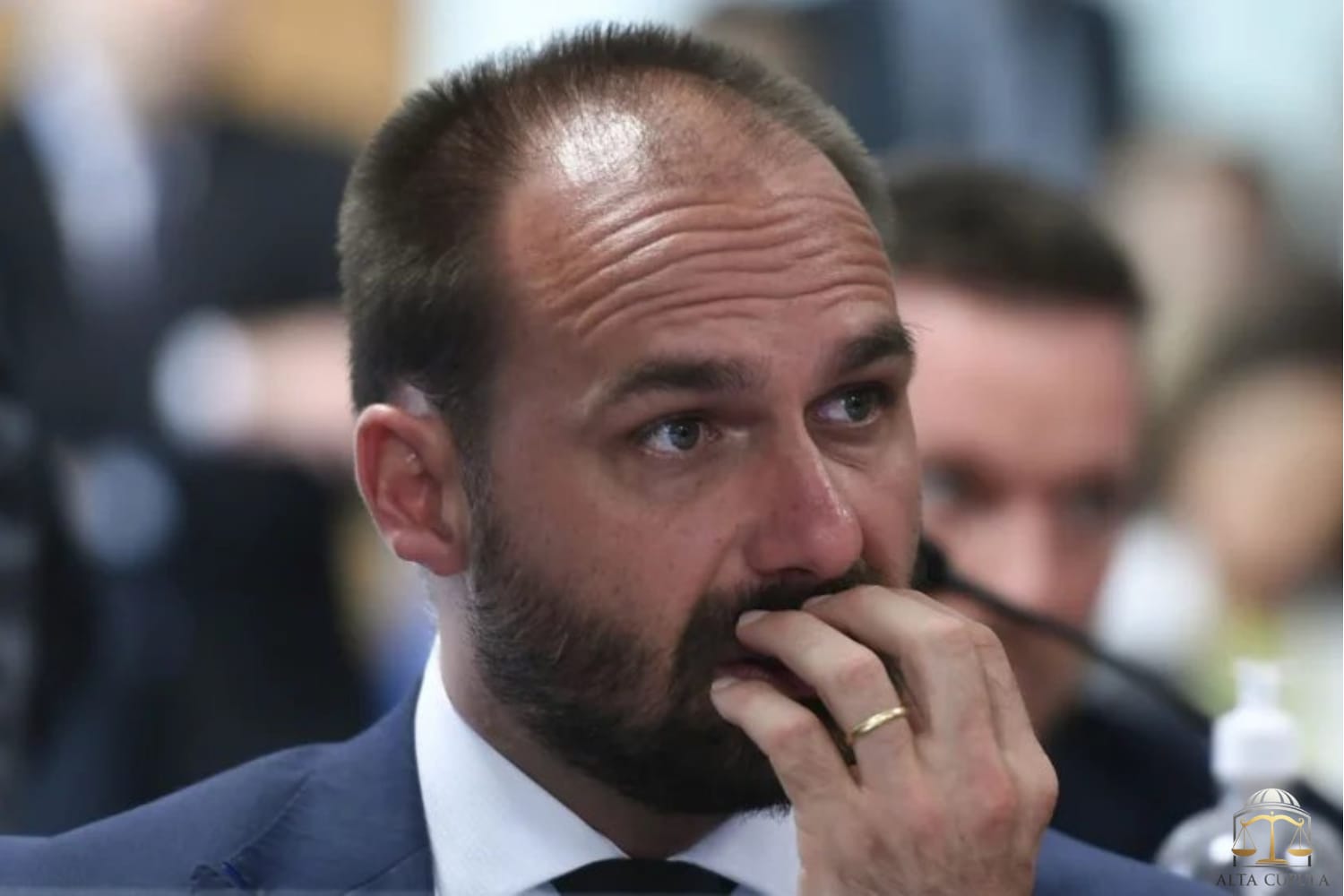 Eduardo Bolsonaro vira réu por coação no curso do processo