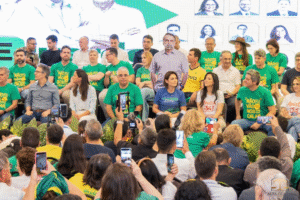 Flávio Bolsonaro acusa Michelle de atropelar articulação política de Bolsonaro em acordo com Ciro Gomes 1 Site de Noticias Alta Cupula 20251201 125317 0000