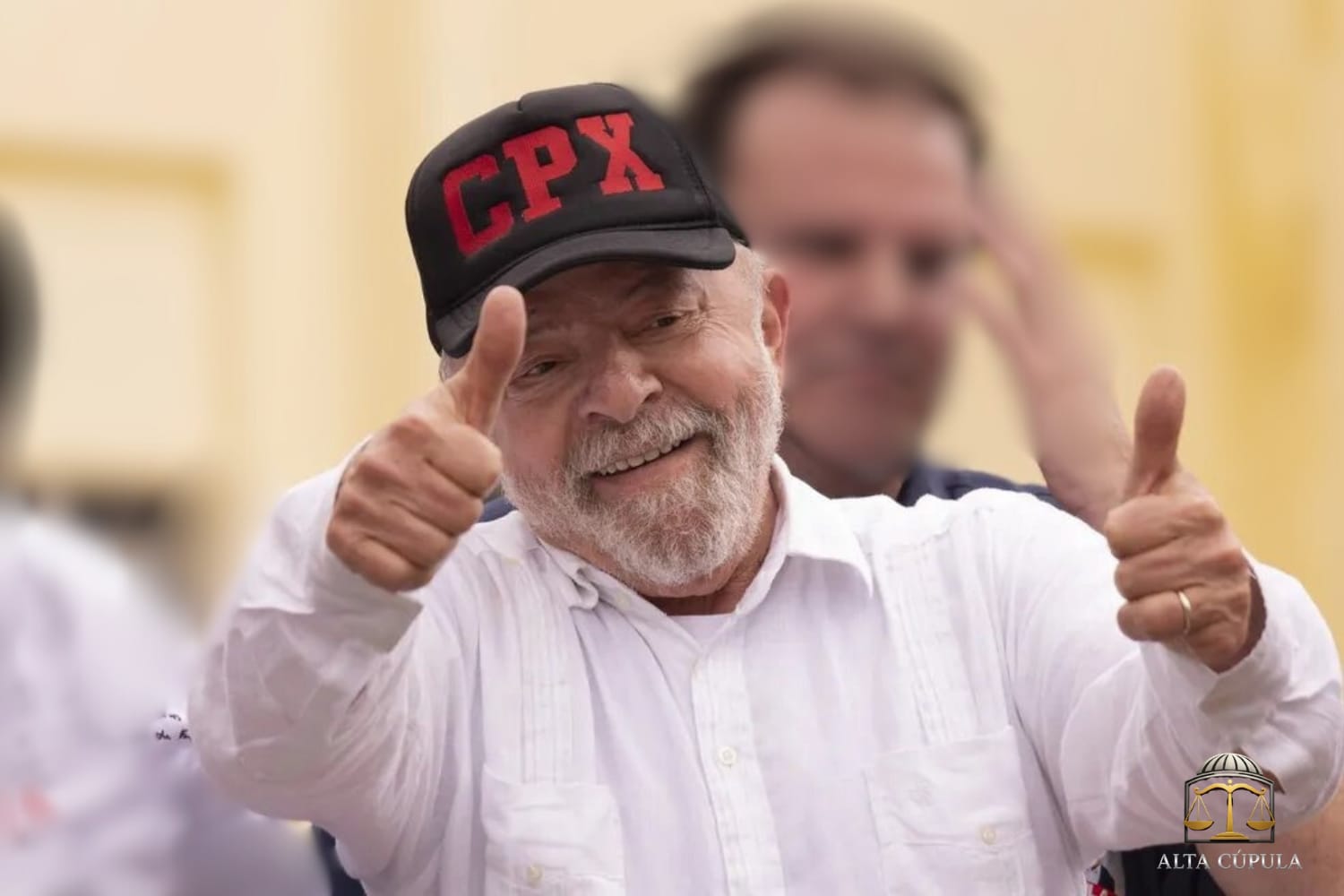 Governo Lula articula linha de crédito de R$ 2,5 bilhões para emissoras implantarem a TV 3.0. Medida levanta dúvidas sobre prioridades e uso de recursos públicos.