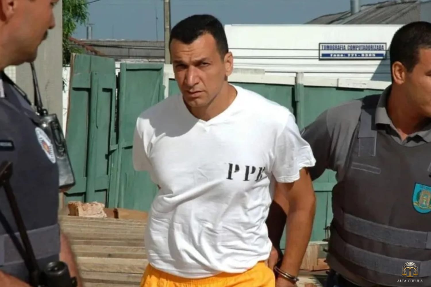 Marcola é absolvido após prescrição de megaprocesso do PCC e decisão expõe colapso silencioso do sistema de Justiça